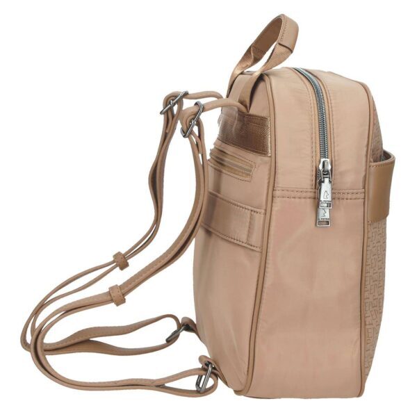 Mochila EL POTRO · Mochila mediana · Coleccion Luna · Color Beige y Negro